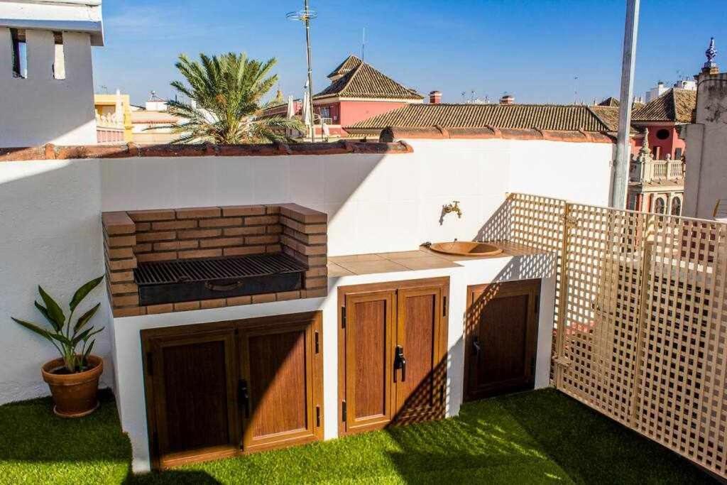 Atico Con Piscina Junto Catedral De Sevilla Bagian luar foto